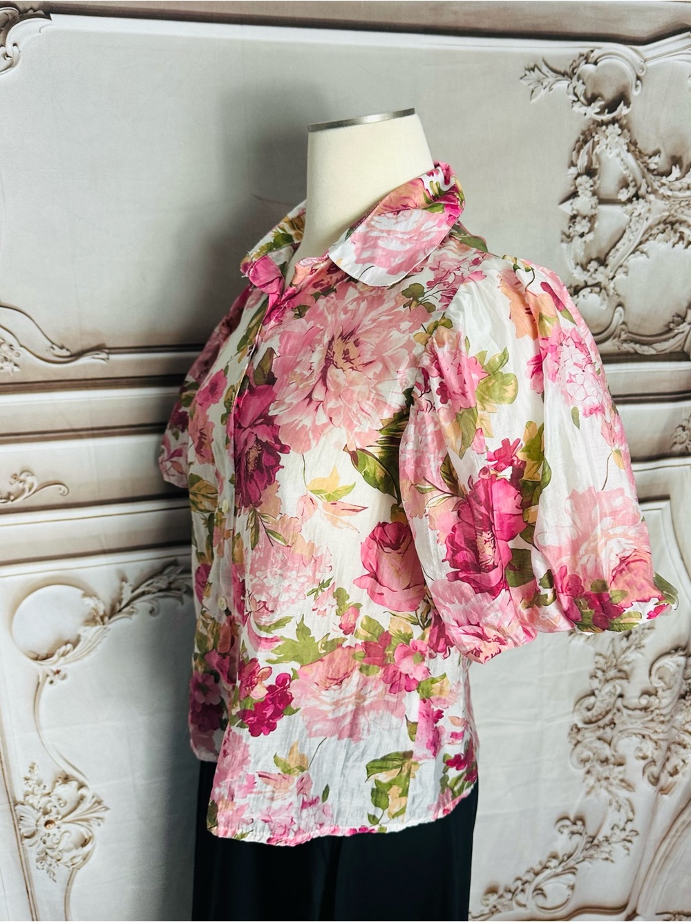 Pink Floral Puff-Sleeve Button-Down Shirt - Picture 3 of 10